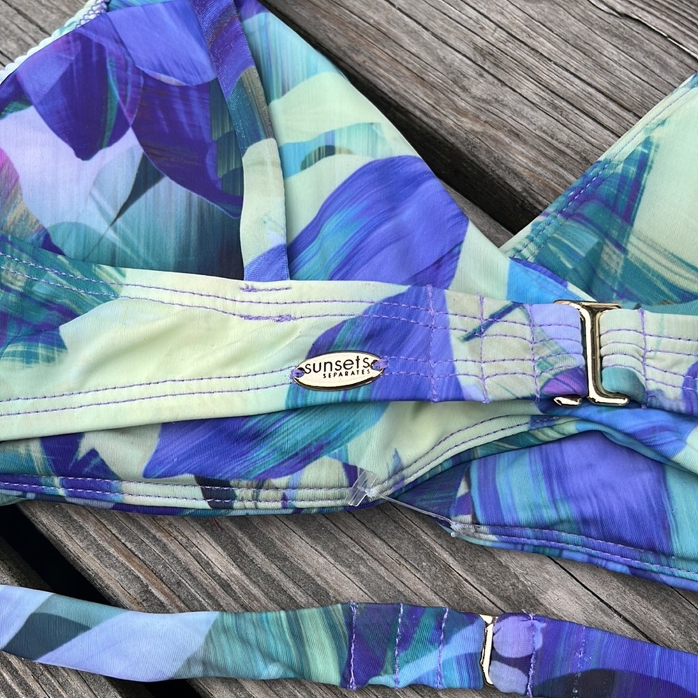 Sunsets Retreat Wrap Bikini Top,Medium,NWT - Picture 10 of 12
